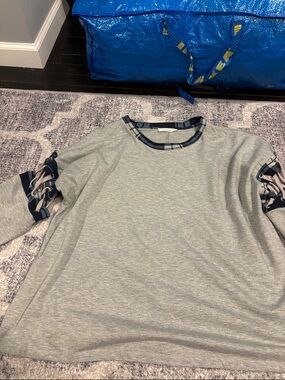 Light Gray Lace-Up Sleeve Women's Sweatshirt - Casual Comfort